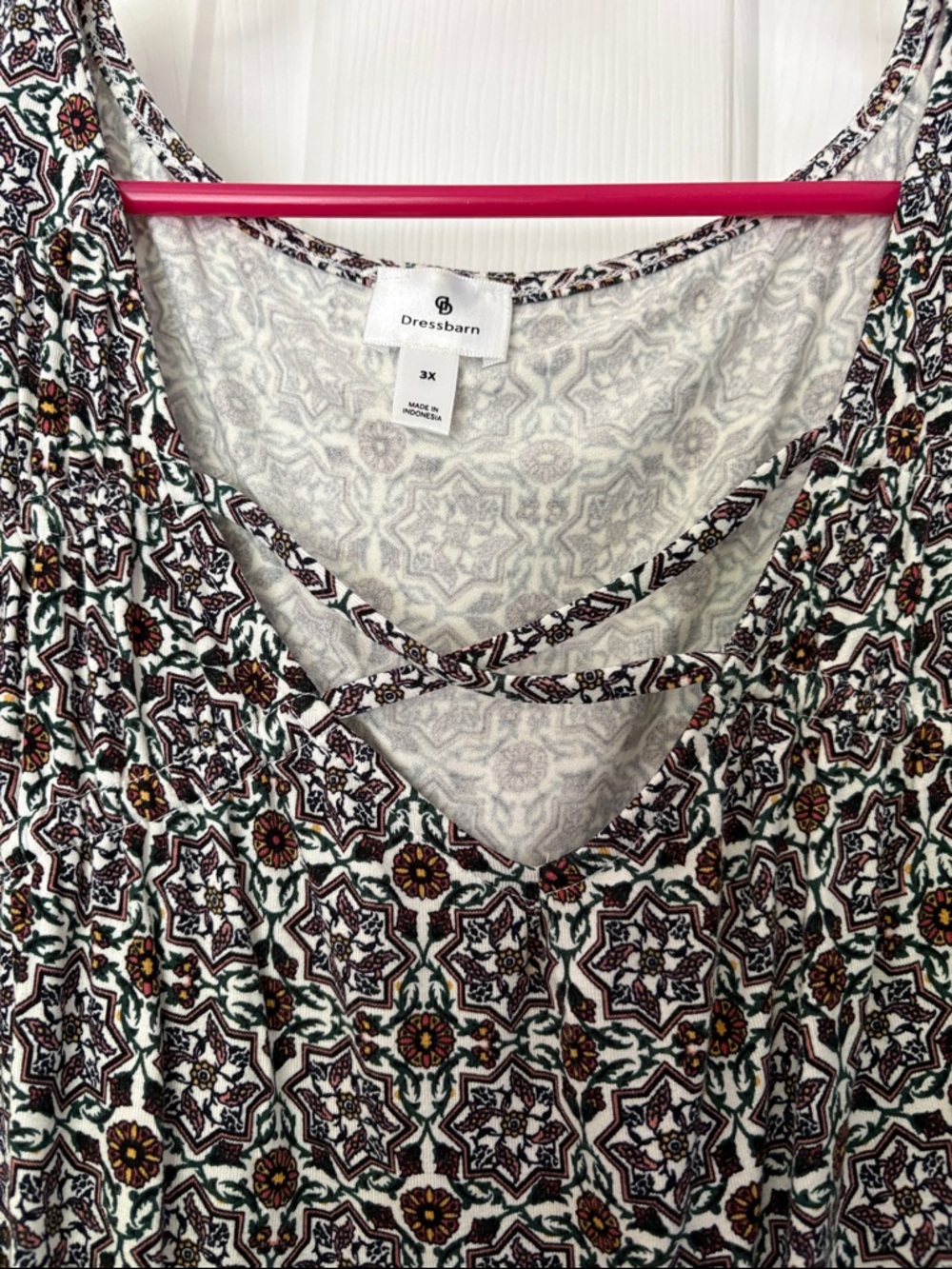 Dress Barn Brown and White Crisscross V-Neck Tank - Picture 2 of 3